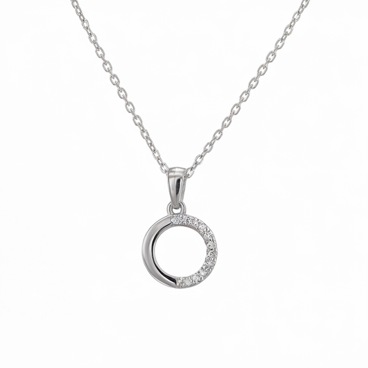 Dainty circle of diamonds necklace