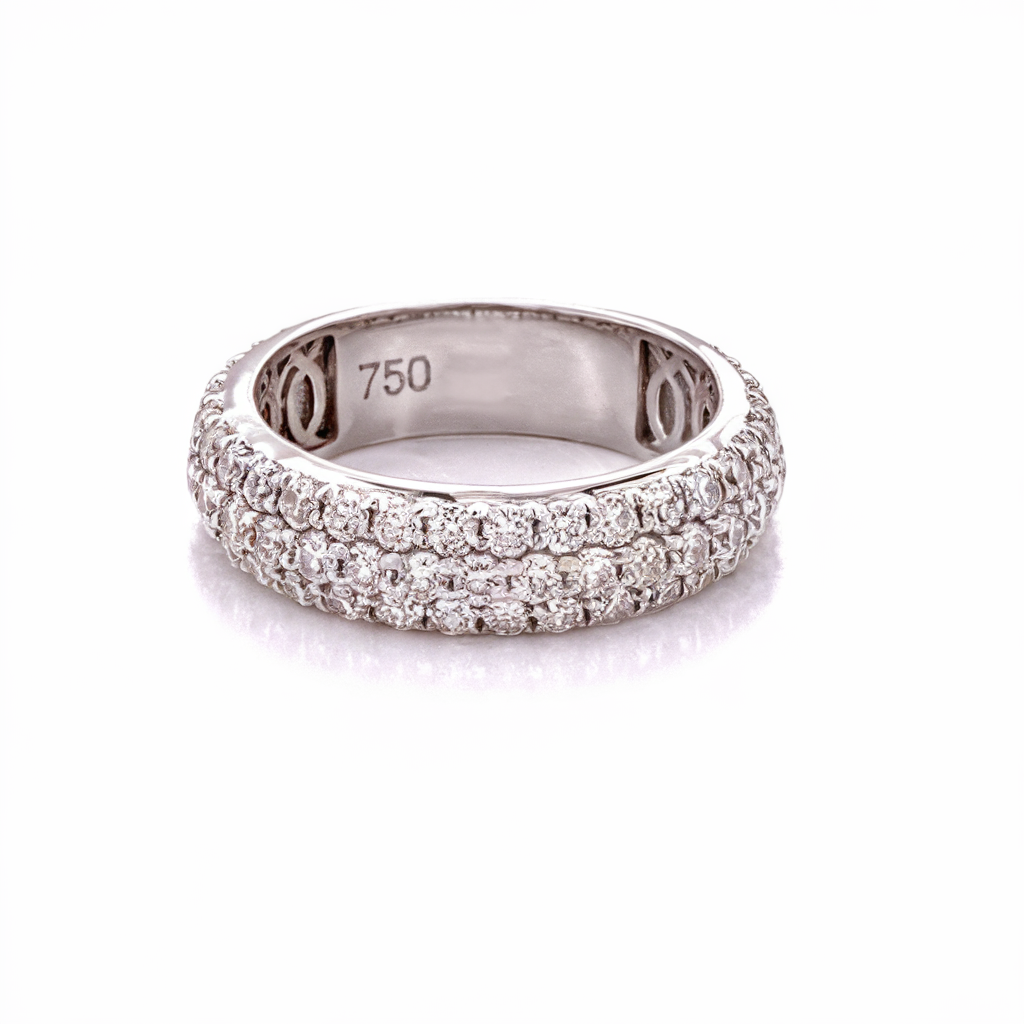 Pavé diamond band